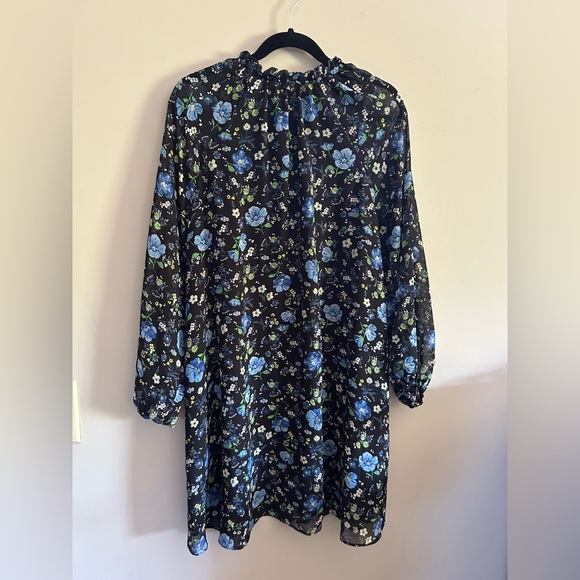 Banana Republic floral, Boho dress. Sheer sleeves. Lined bodice. Size M. - Picture 3 of 9